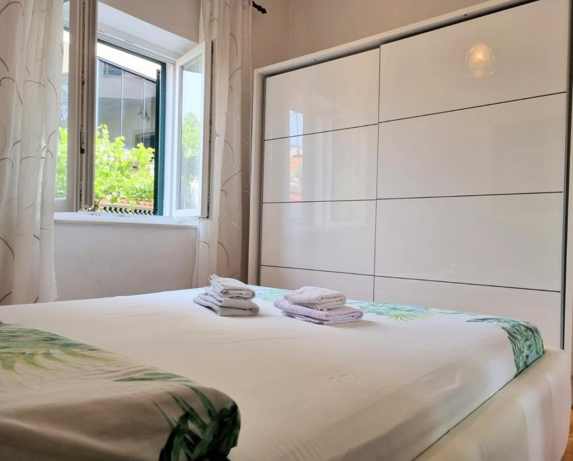 Glorianita Sweethome,Centro, Free Parking,Self Check- In ชิเบนิก ภายนอก รูปภาพ