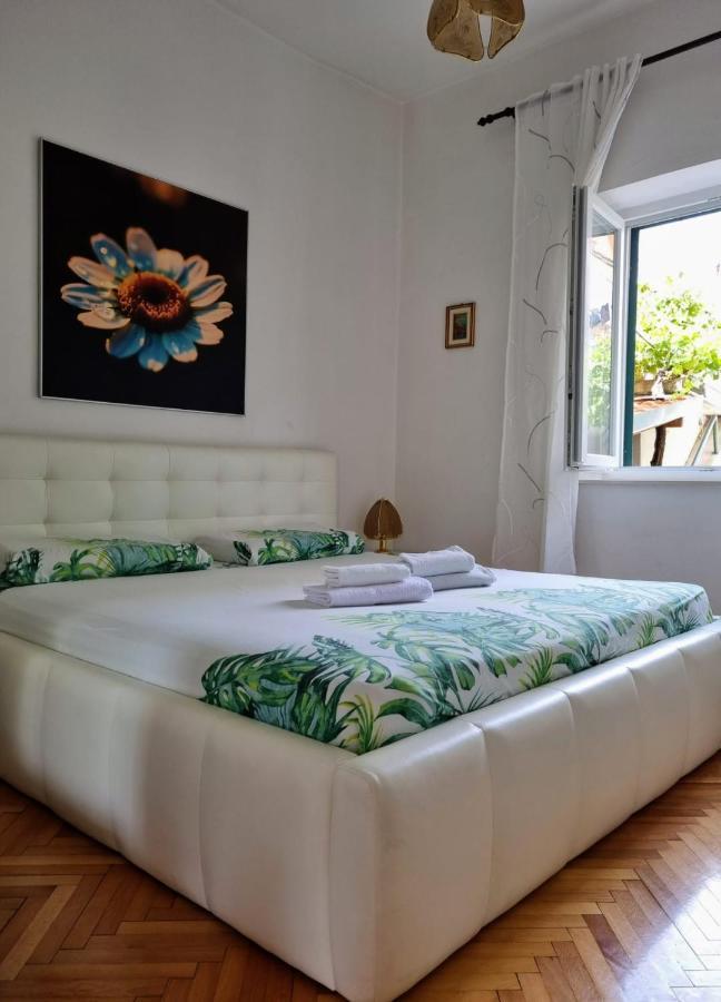 Glorianita Sweethome,Centro, Free Parking,Self Check- In ชิเบนิก ภายนอก รูปภาพ