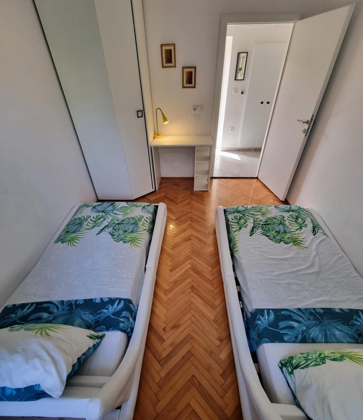 Glorianita Sweethome,Centro, Free Parking,Self Check- In ชิเบนิก ภายนอก รูปภาพ
